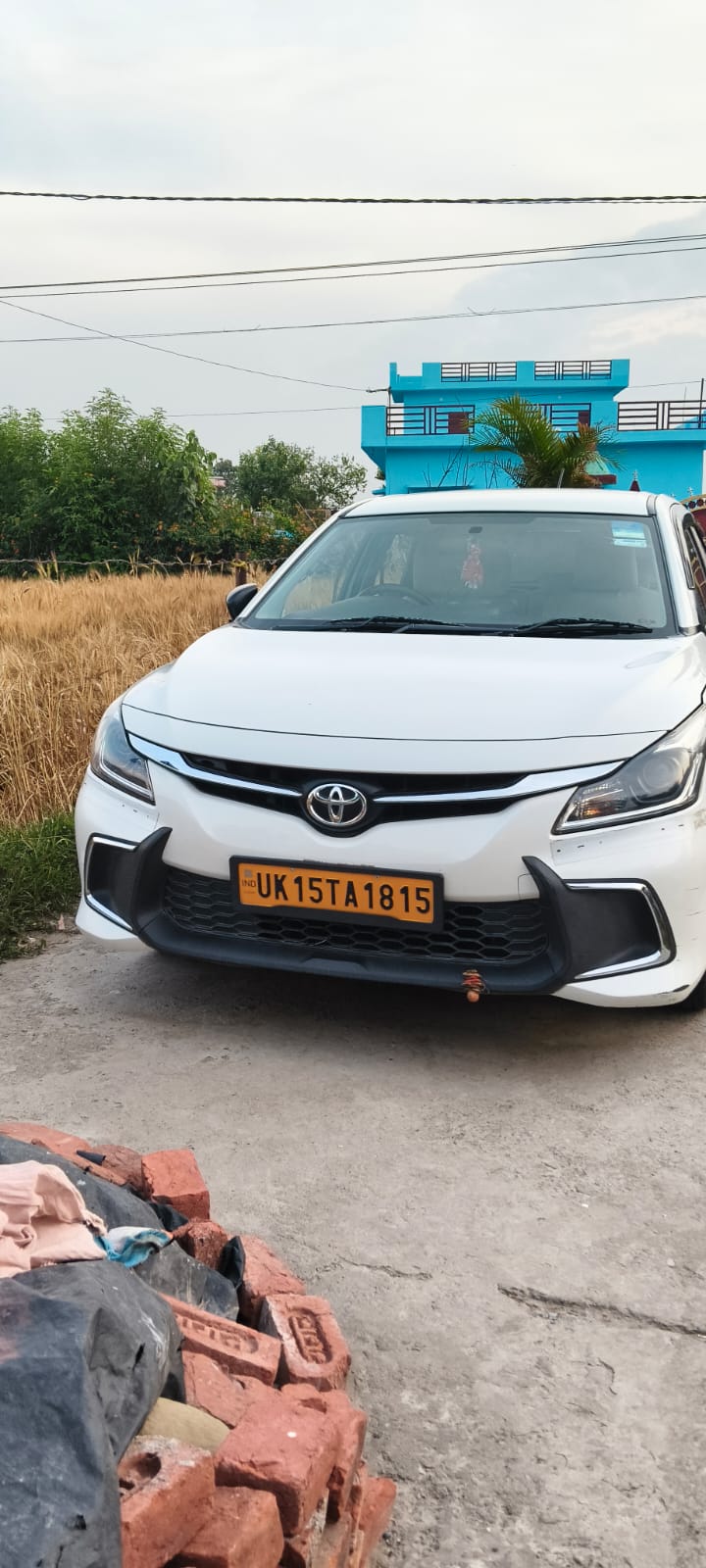 A taxi shared by Vinod Tour and Travels